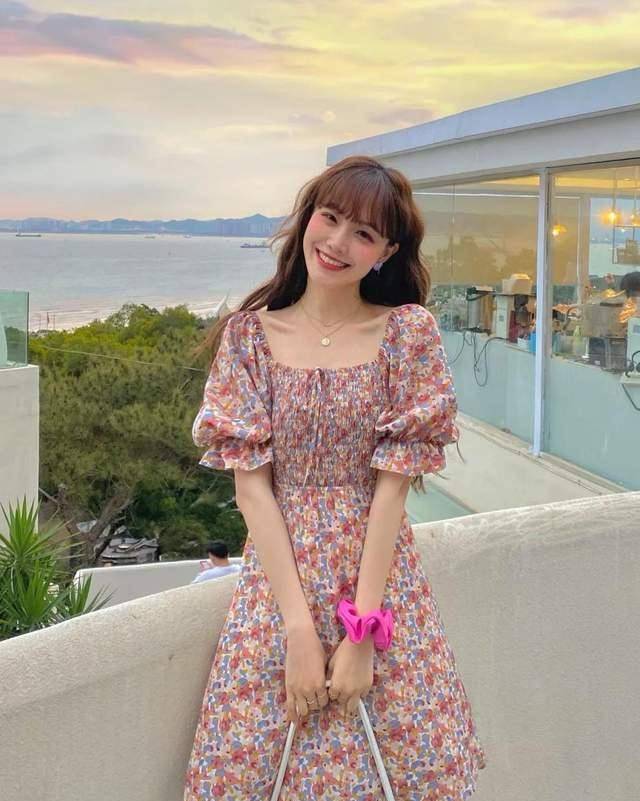 原创宽肩妹子选款攻略挑对领口事半功倍娇小身材轻松穿出来