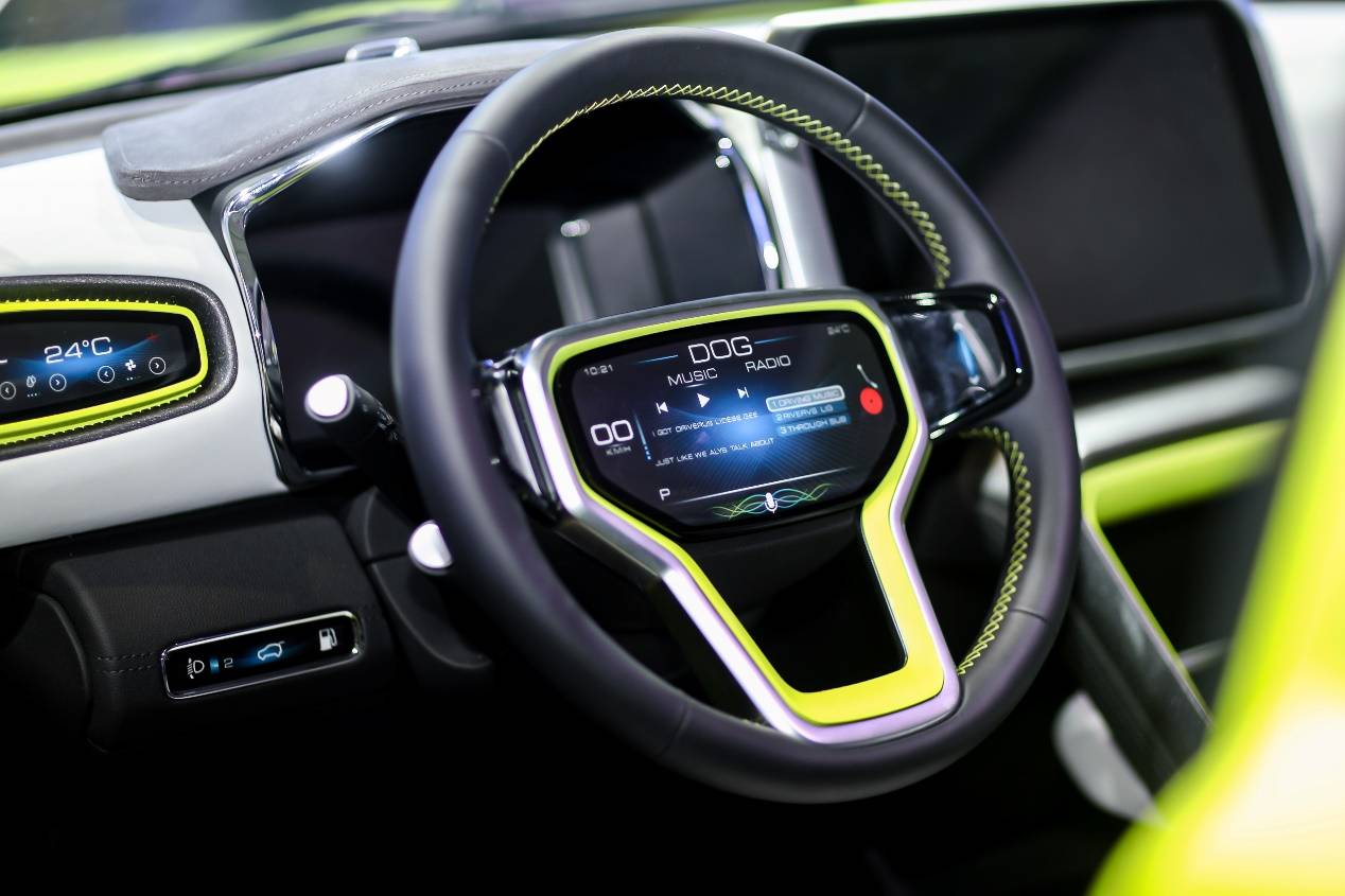 dog也是闪亮登场,酷炫的外表加上科技感爆棚的内饰,再一次强化了哈弗