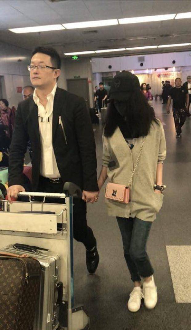 姚笛和老公合体秀恩爱没想到被奶奶衫抢镜百搭又好看