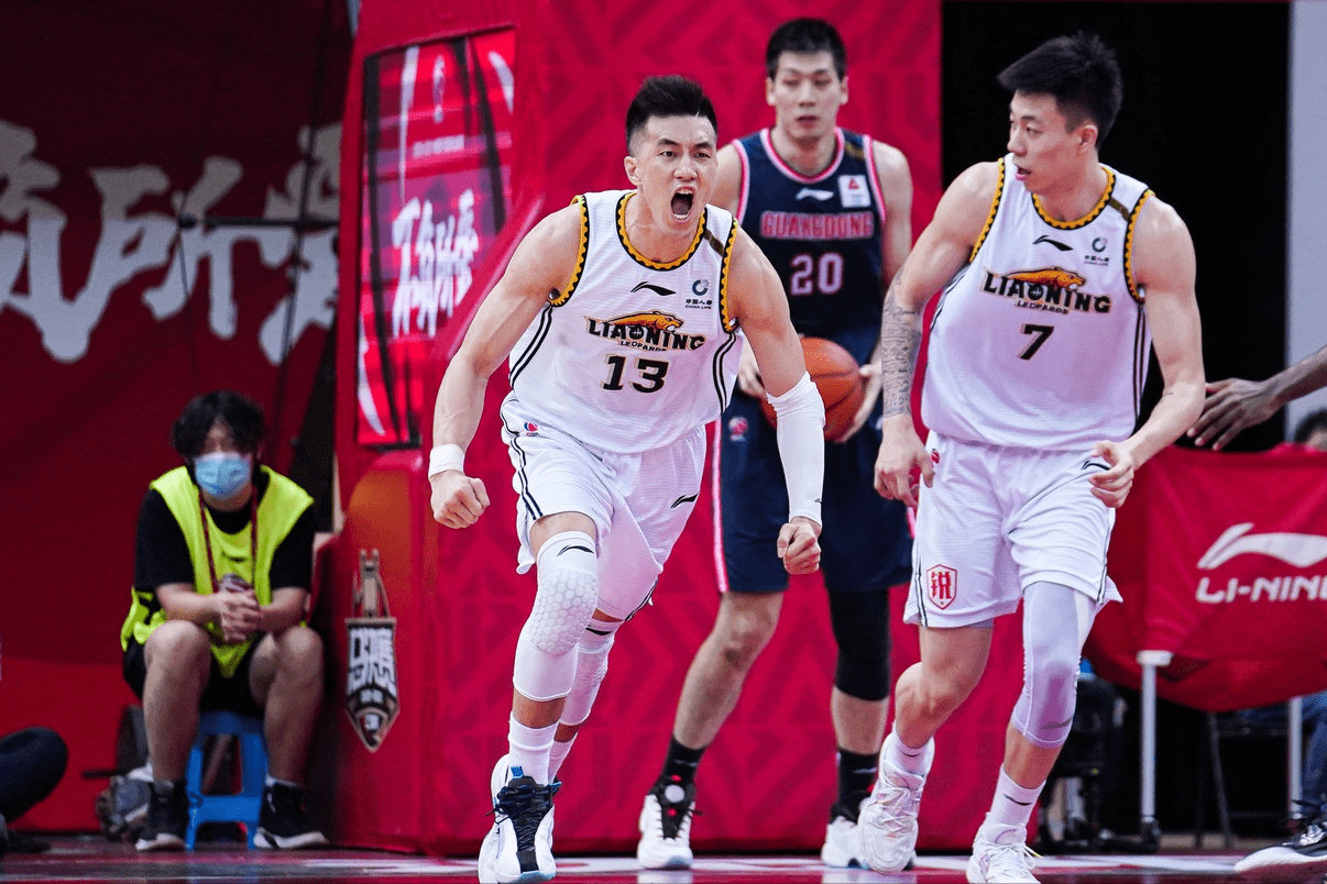 辽篮g3突收噩耗杨鸣遭遇晴天霹雳球队得分功臣恐无缘总决赛