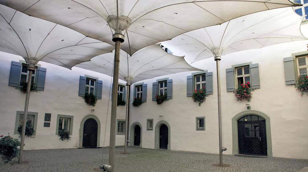 世界最大的张拉膜结构伞形建筑