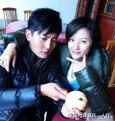 陆毅鲍蕾郭京飞鲍莉钱归谁管 d97f0e15df434b35992f20f4f1ff93a3.jpeg