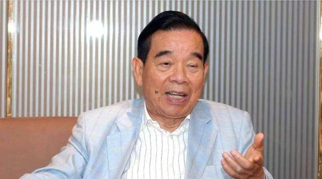 曾是邝美云跟蓝洁瑛的前男友,父亲坐拥千亿,他却没有分到遗产_郑家成