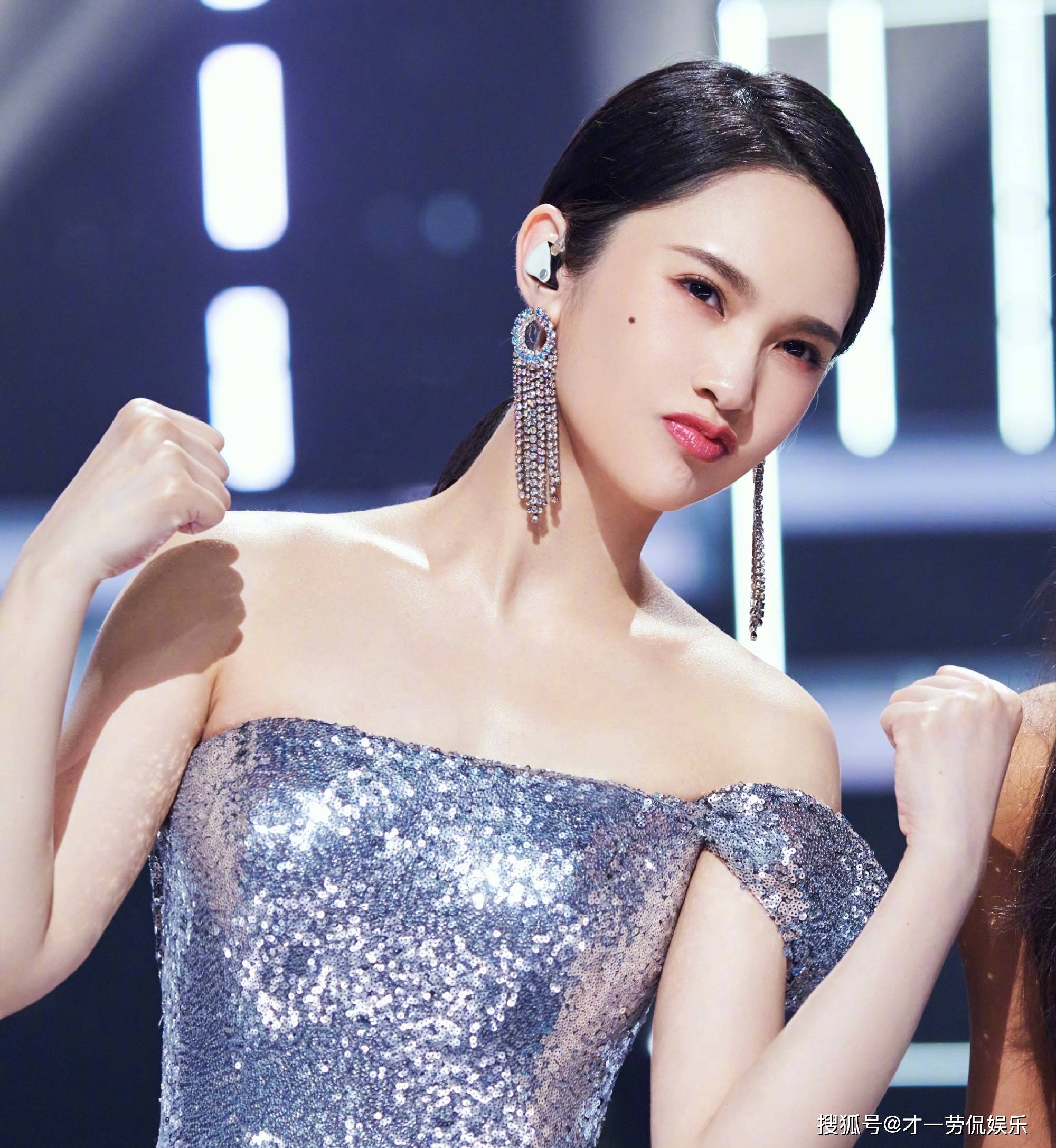 39岁杨丞琳终于改变风格从日系软妹到健身女神满满正能量