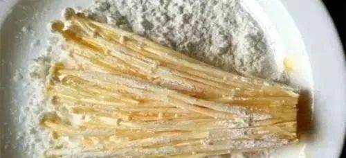花椒|金针菇这么做！金黄酥脆又好看，不塞牙全家都可以吃！