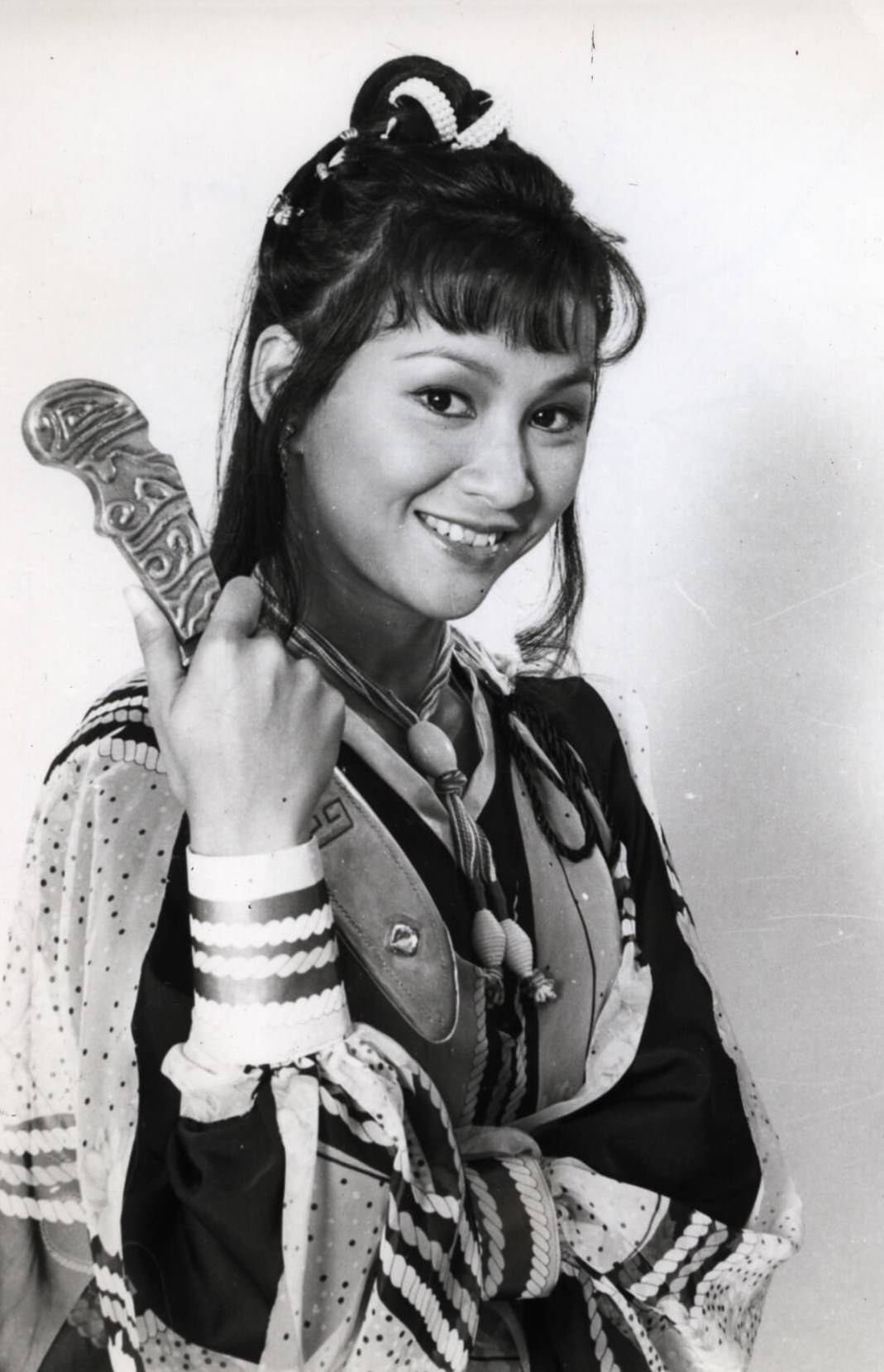 年轻时候的余安安可以说是一位"绝色大美女",本身拥有八分之一外国