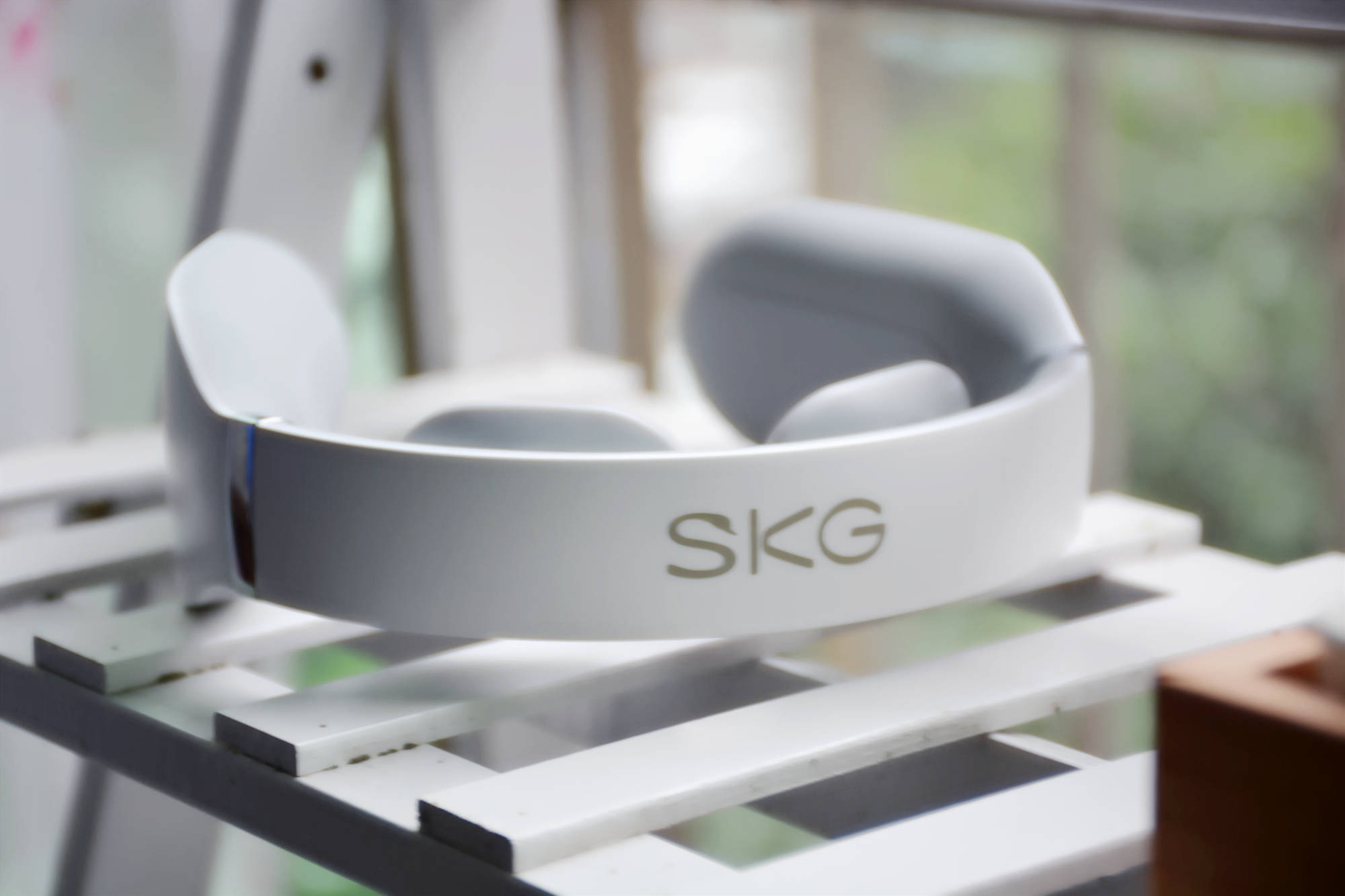 低头族福音来了脖子不舒服用skgk5颈椎按摩仪改善明显