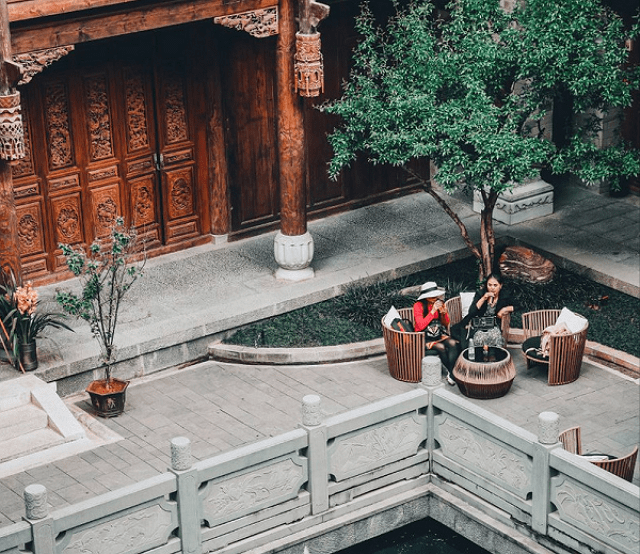 古风建筑十分漂亮,为何很少有人翻建,有三个问题比较难解决_宅子