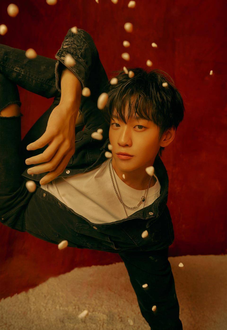 原创青3选手外出上班余景天缺席这是准备退赛准备还是暂避风头