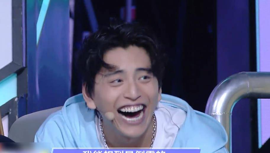 《快本》蒙眼过障碍游戏,王大陆一顿乱走,全程急坏何老师