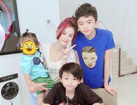 张柏芝母子相处方式获赞,谢霆锋却撒手不管?谢贤曾说很想见孙子