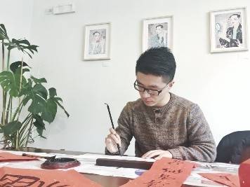 十堰学子,意大利留学生侯跃男登央视《中国诗词大会》出题