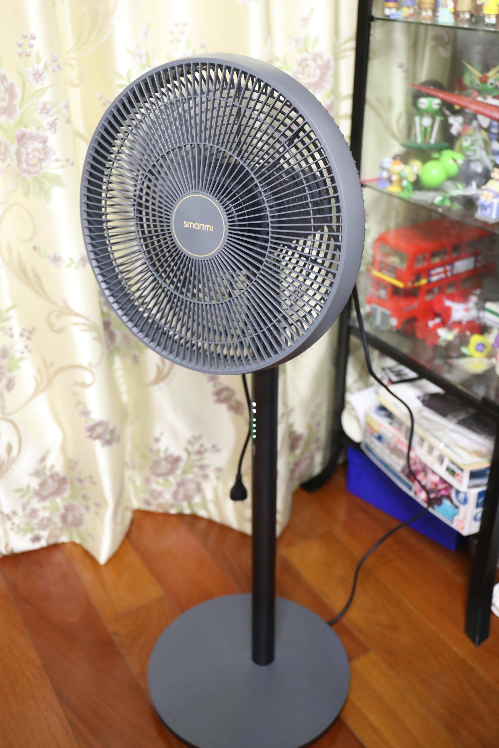 极静的无级调速解暑利器——智米直流变频落地扇3