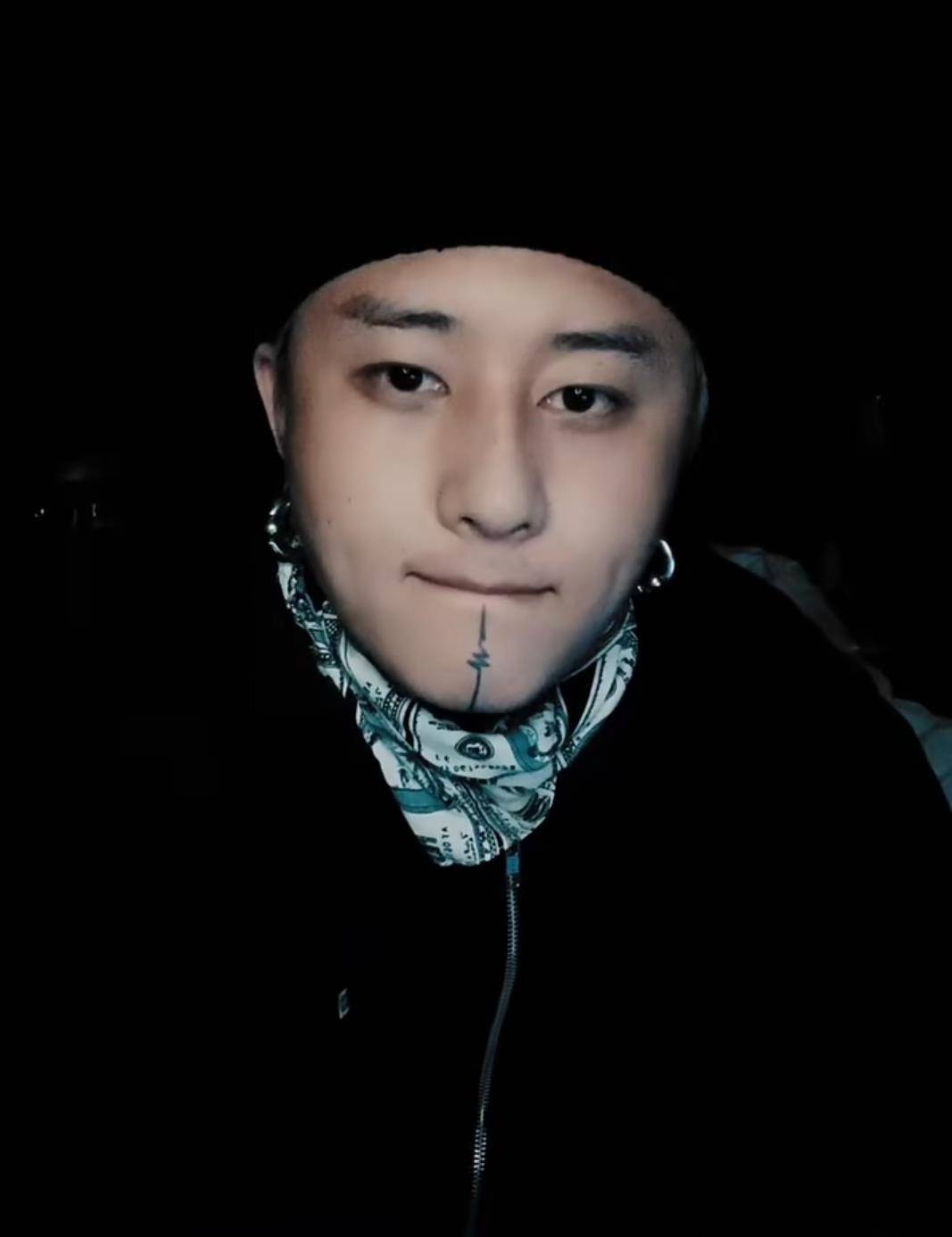 原创正能量网红宏楠去世方丈泪洒直播间兄弟情赚了不少钱