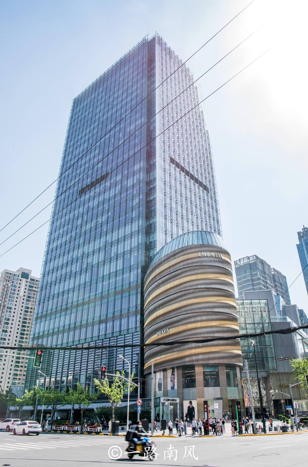 上海热闹的商业街,游客不爱去,本地人却热衷去打卡_国泰电影院