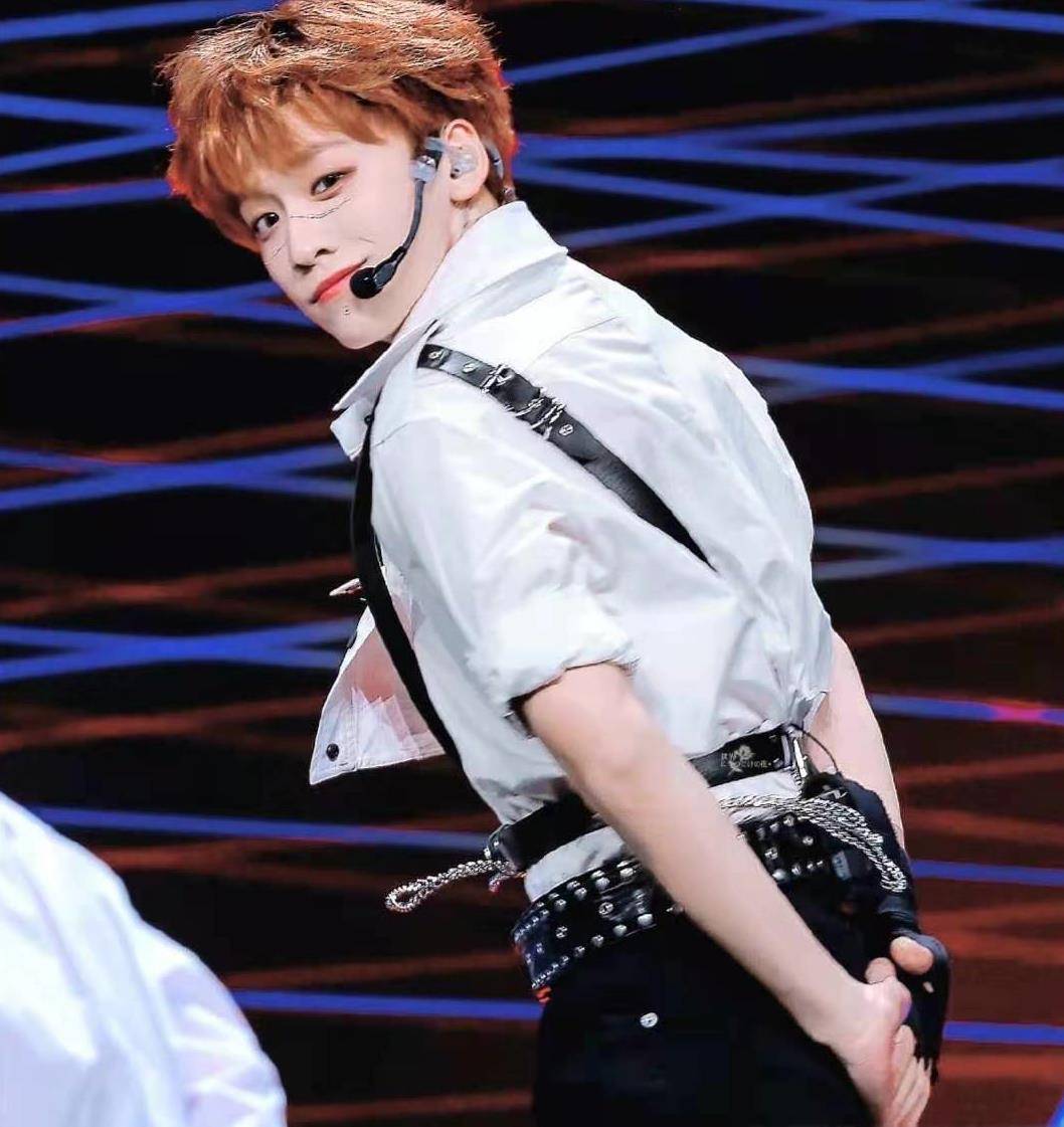 余景天,其实有点"背"_父母