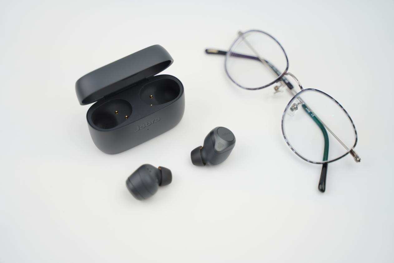 小时|双芯数字降噪+31小时续航，Jabra Elite 85t上手评测