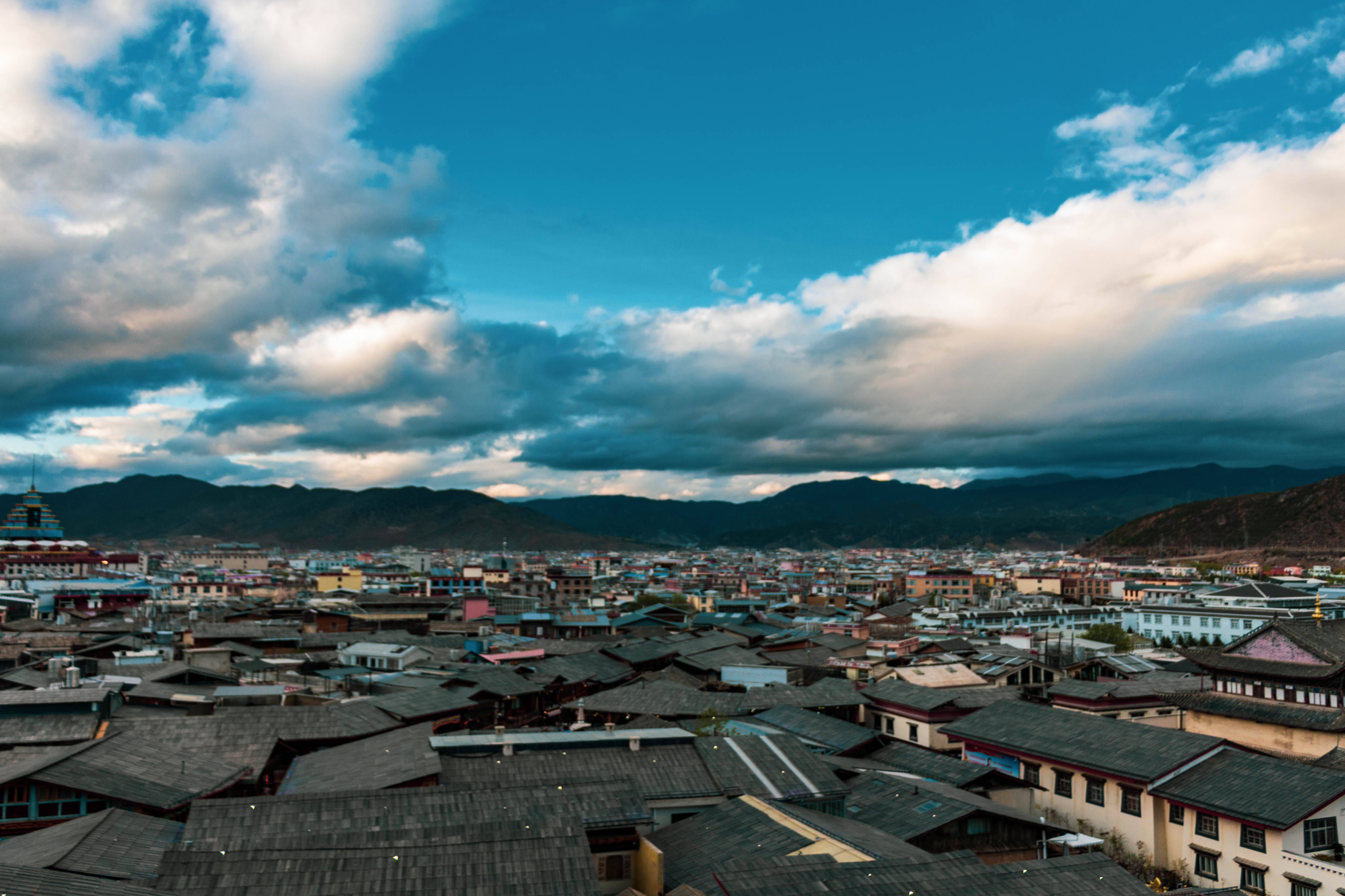 寻找香格里拉,海拔4600米徒步10公里,差点交待在稻城亚丁_八美镇