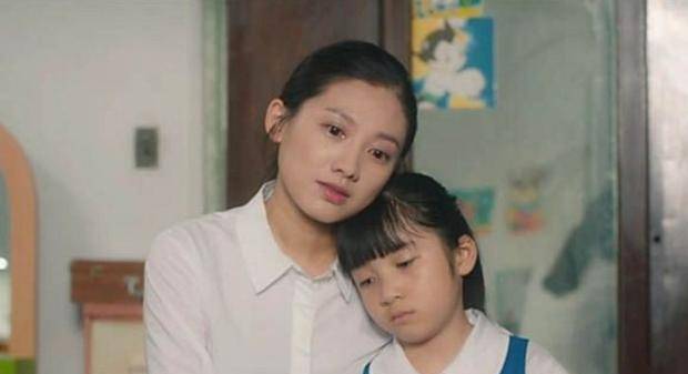 父亲的早逝,对我打击不小,从小爸爸就十分疼我,我十分不舍父亲的离去.