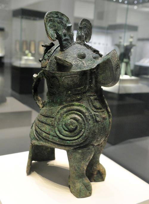 战神的酒器——妇好鸮尊|藏珍拾遗·回望中原_工作