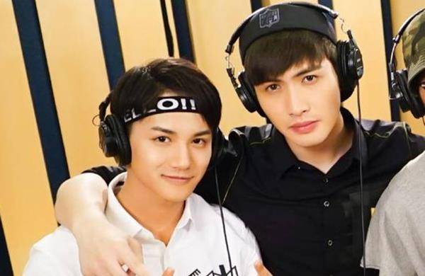 32014年,杨幂转身变老板,与赵若尧,曾嘉联手,创立嘉行传媒.