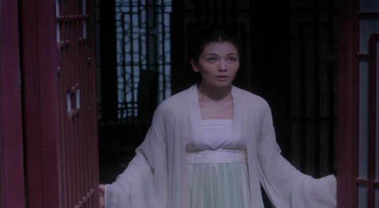 时已经40岁了,还要从少女时期演起,对比《包青天之梅花盗》19岁的她