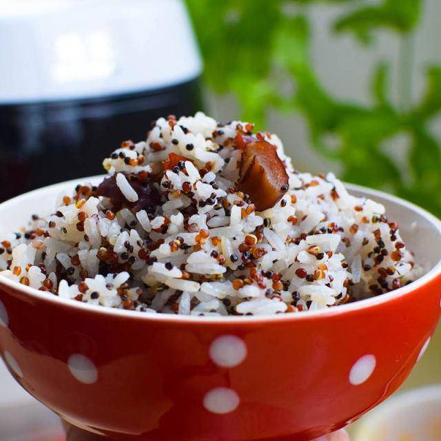 米饭加什么补血 a950a43512b24594bcd0f7655fe68adc.jpeg