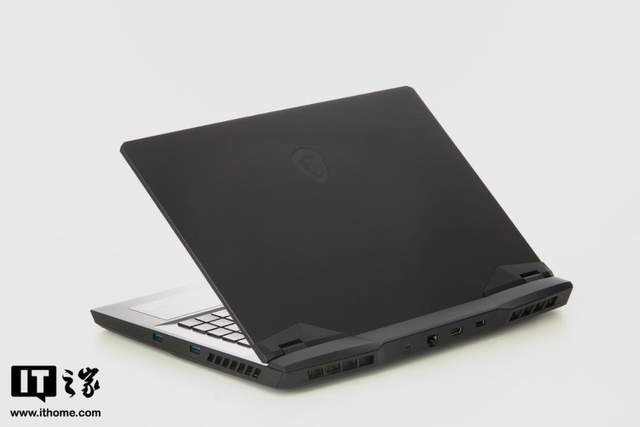 散热|微星冲锋坦克 2 Pro GP66 游戏本测评：跑满 130w RTX3060
