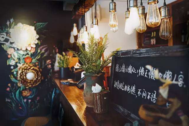 30秒带你认识懒人餐厅这样的设计让餐厅更有排场更懂你