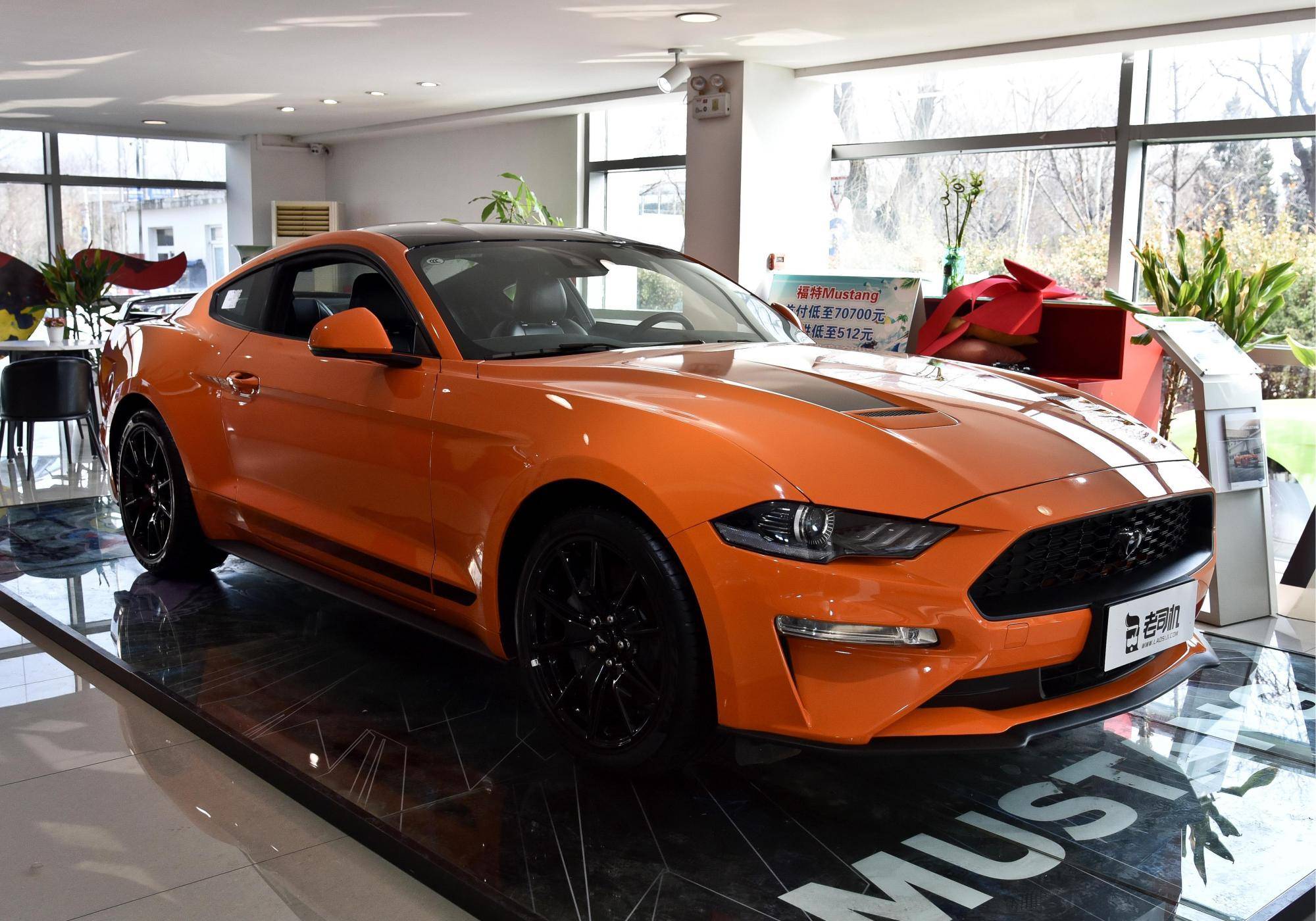 进口知名跑车价格不贵城市开也挺舒服带你看福特mustang