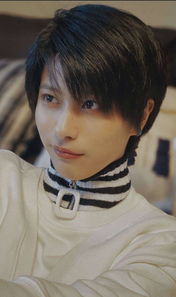 原创春川芽生出演特利迦奥特曼帅气的男装大佬曾客串过银河奥特曼