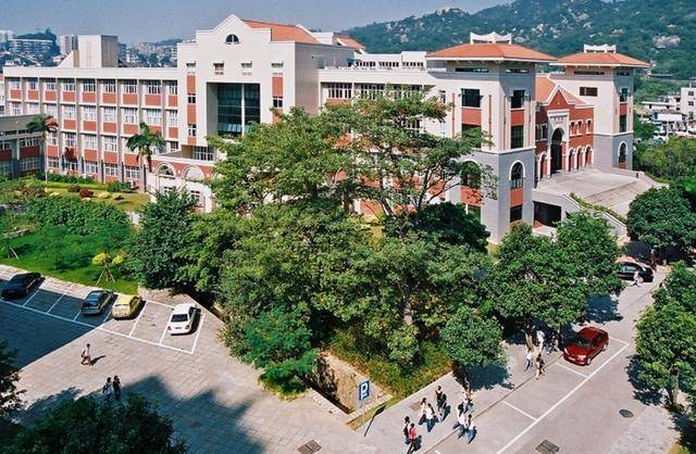 中国最美大学前30名 f8d04c6d5c894492ab7845cf502d9534.jpeg