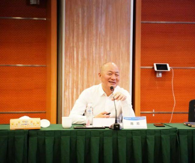 刘永富主任,乌兰副书记的讲话让人备受鼓舞,陈邦董事长也郑重承诺,"我