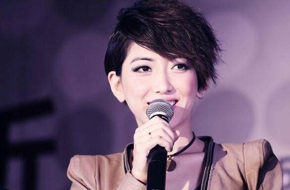 原创她曾拿下快女叫季军出道13年仍没红现在32岁成选秀回锅肉