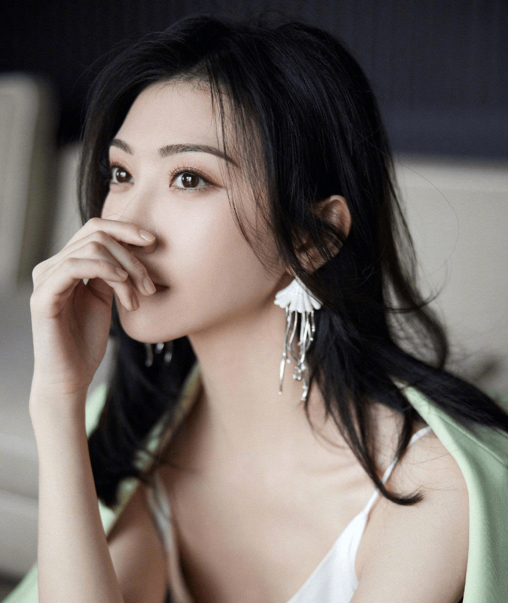 原创景甜承认是资源咖人间富贵花资源回归口碑也直线上升