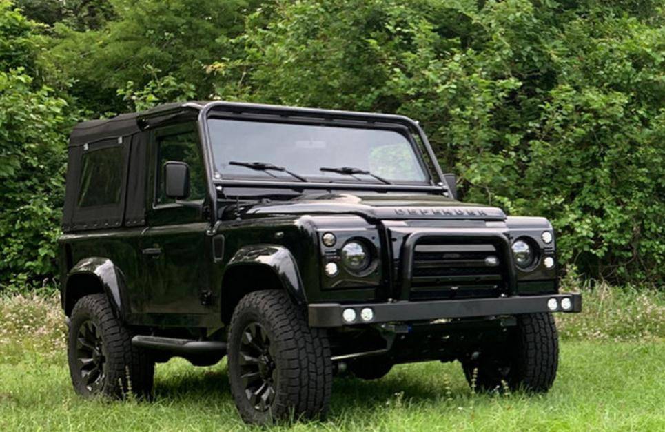 外观颇像大g 路虎卫士经典复刻改装曝光 搭载6 8l V8发动机 造型