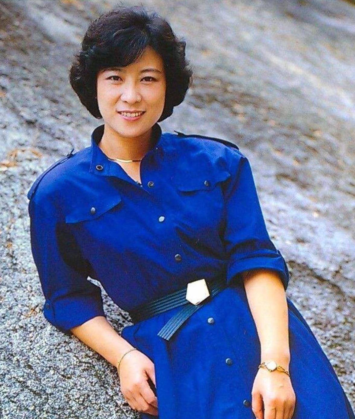 天下第一嫂王馥荔母亲去世时仍在演戏丈夫为娶她写保证书