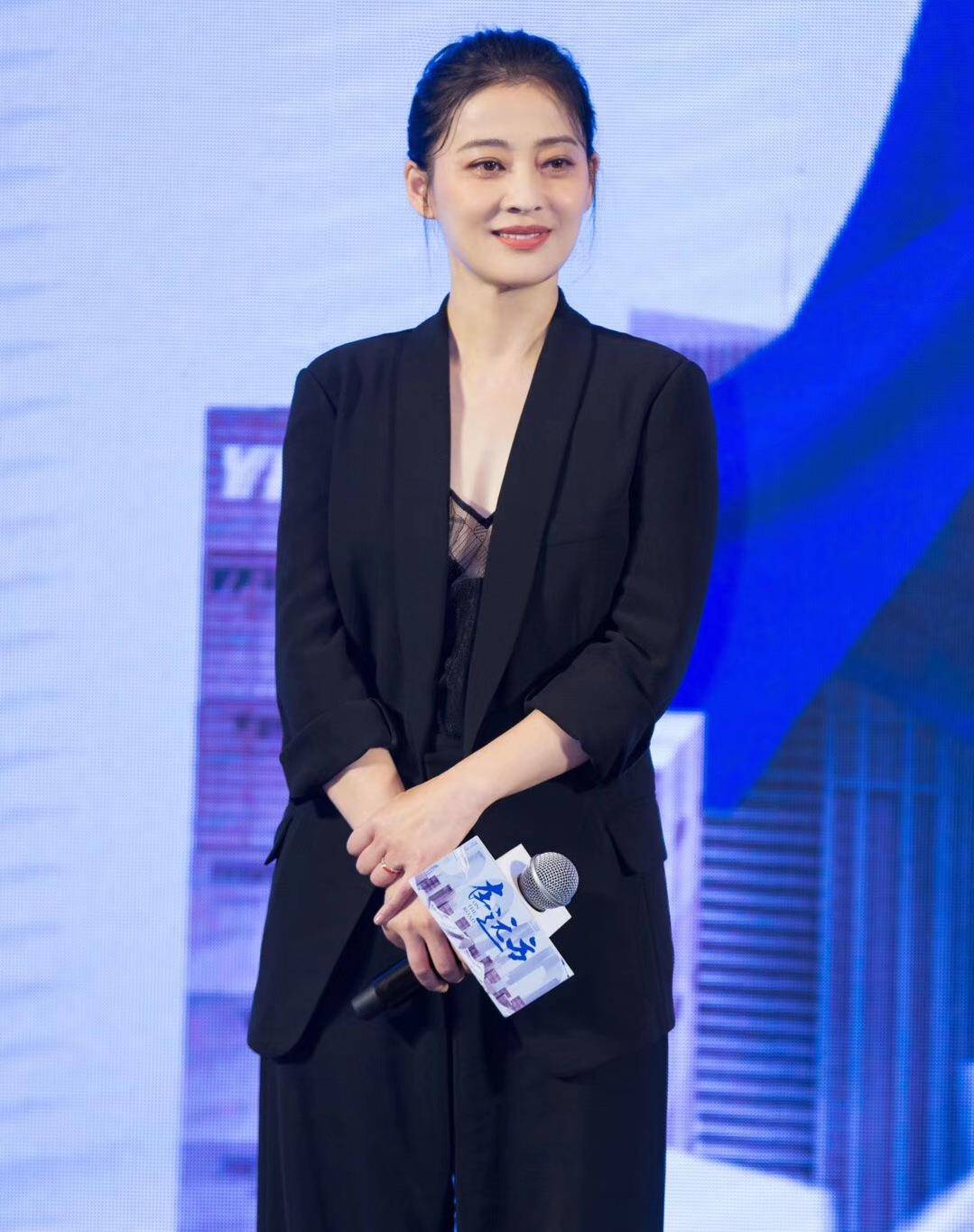 历史上的今天4月30日_1975年梅婷出生。梅婷，中国演员。
