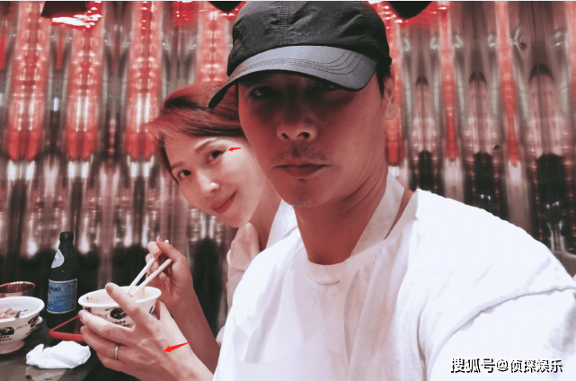 张晋蔡少芬外出就餐,生了三娃素颜仍耐打