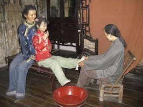 中国什么时候开始裹小脚 774688a65ecc49219a5f82c380a746e4.jpeg