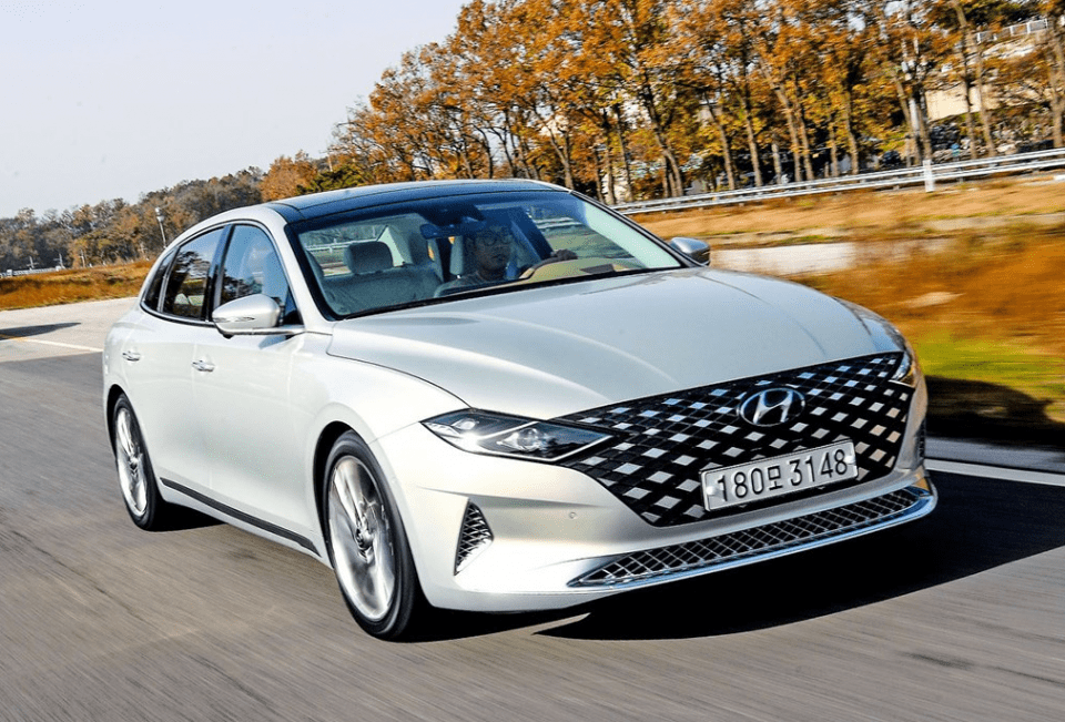 新款雅尊信息发布,运动值拉满,设计有点帕拉梅拉的味道了