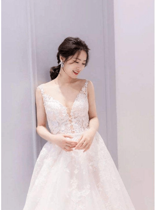 小暗婚纱_小暗