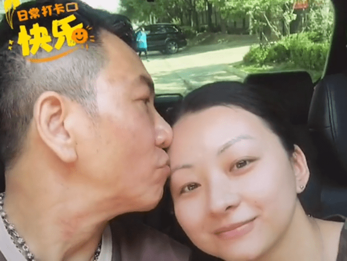 温兆伦老婆多大图片