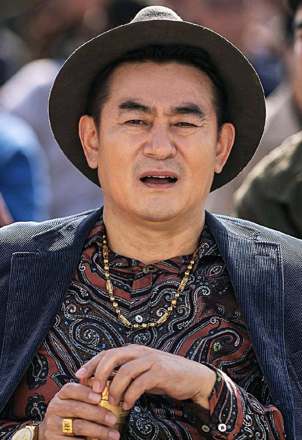 里饰演的鲁明,《白鹿原》中饰演的鹿三,《半路父子》里的郭金海等等