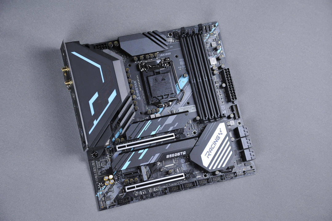 拆解一款很靓的b560主板这样的设计值得入手吗