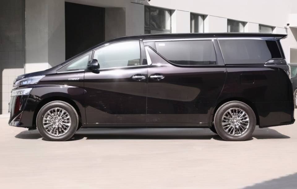 丰田威尔法埃尔法本是同根生相煎何太急