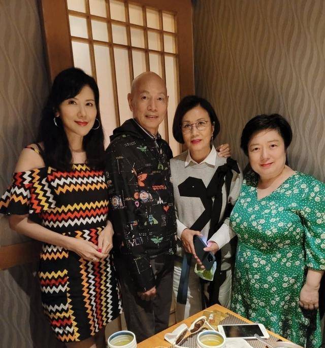 原创罗家英含泪深情表白妻子,细数二人感人过往,网友:这就是爱情