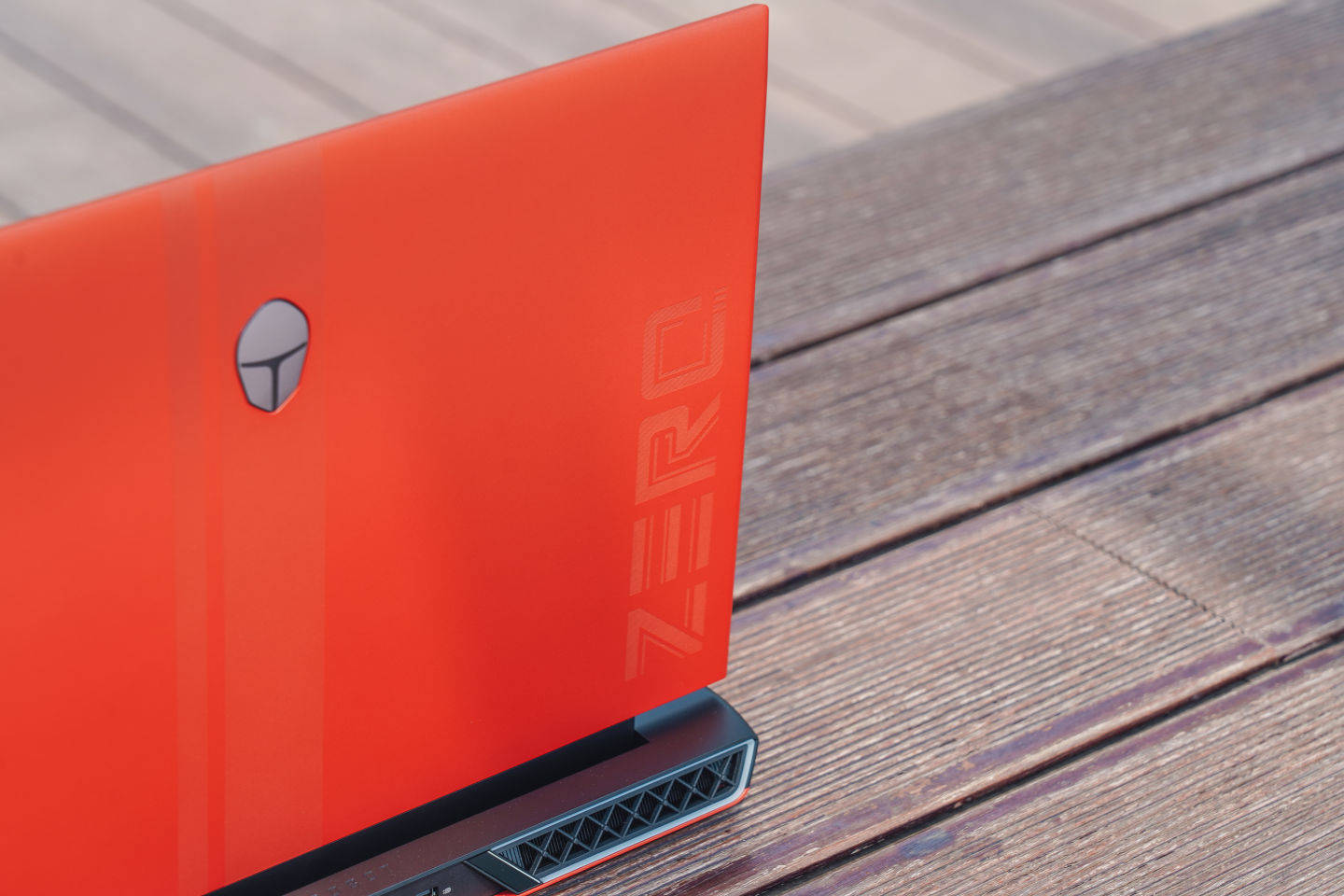 配置到顶的水桶机雷神zero笔记本电脑上手