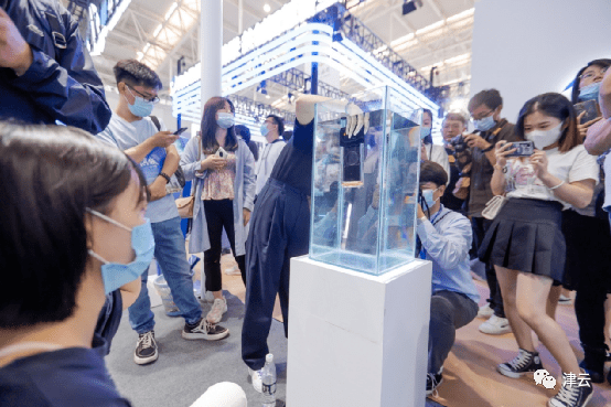 机器人|智能科技展上，这些“黑科技”亮了！