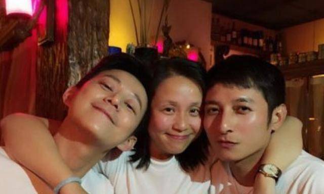原创爆冷！哇唧唧哇原来是龙丹妮的第一个网名！